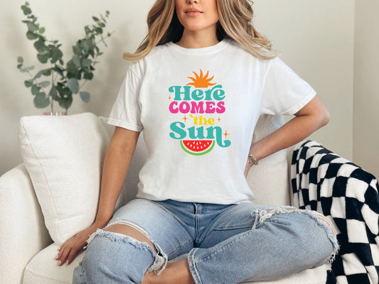 Here Comes the Sun - Graphic Tee