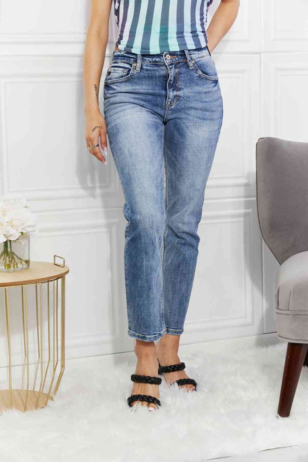Kancan Full Size Amara High Rise Slim Straight Jeans Medium / 0