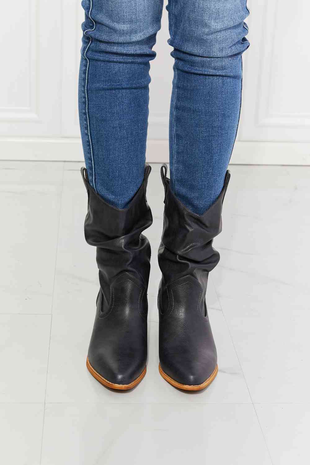 MMShoes Better in Texas Scrunch Cowboy Boots in Navy Navy / 6