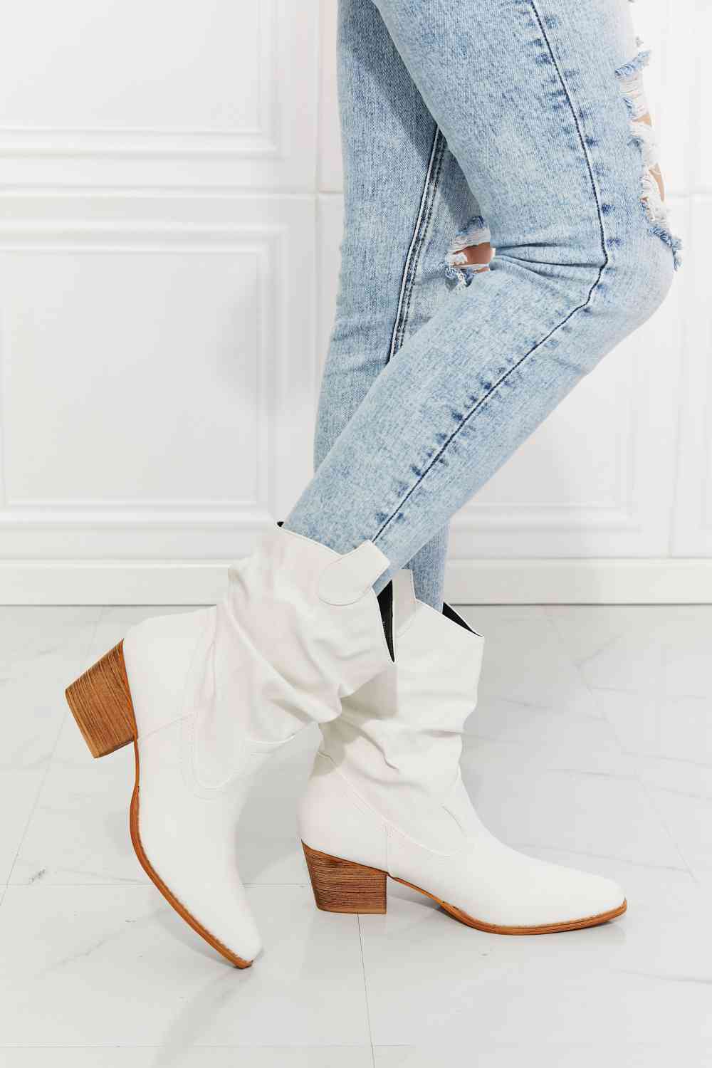 MMShoes Better in Texas Scrunch Cowboy Boots in White White / 6
