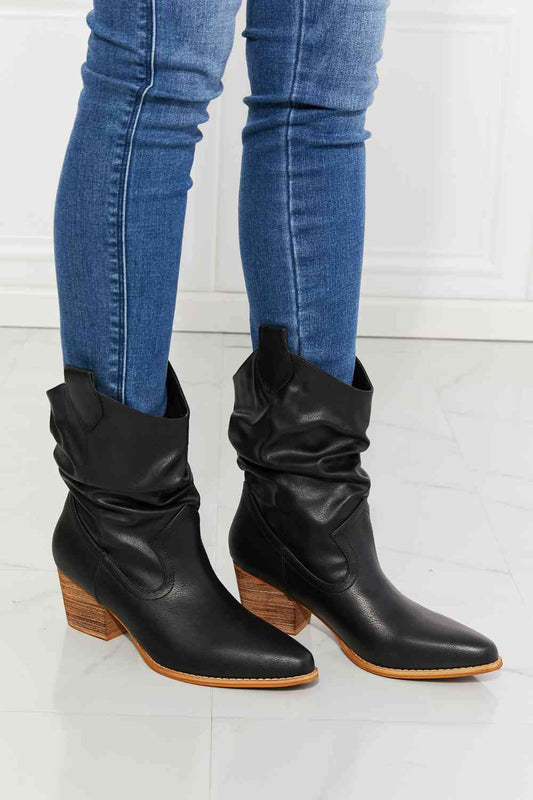 MMShoes Better in Texas Scrunch Cowboy Boots in Black Black / 6
